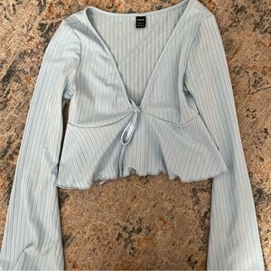 Flare sleeved crop blouse